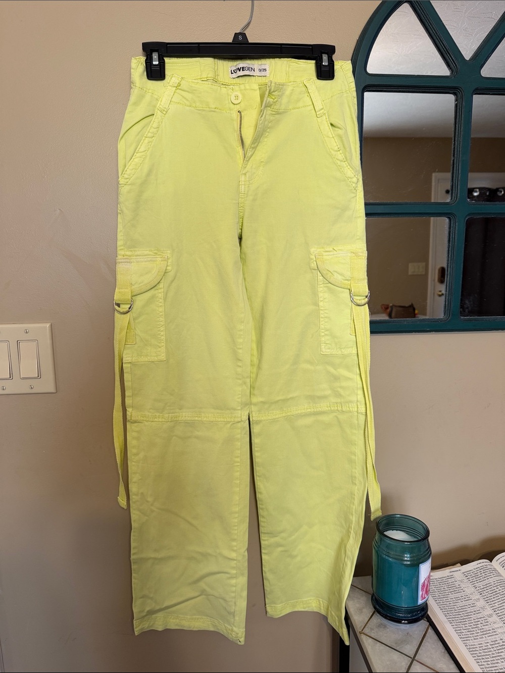 Levi's Women Straight Leg Cargo Jeans - Neon Yellow